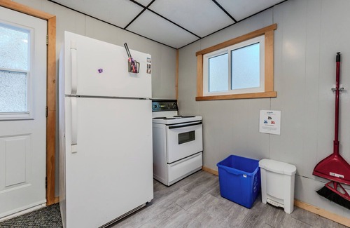 Wiarton Cabina | Bayshore Cottages: The Hawaii
