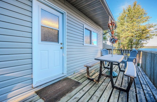 Wiarton Cabaña | Bayshore Cottages: The Molokai