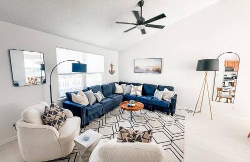 Villas Casa | Bayside Bungalow - Steps to the beach