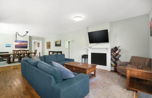 Cape Charles Casa | Bayside - Classic duplex in historic downtown!