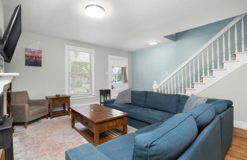Cape Charles Casa | Bayside - Classic duplex in historic downtown!