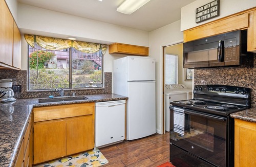Baywood Park Casa | Bayside Gem at Elfin Forest, Tranquil Los Osos home with Rooftop Deck
