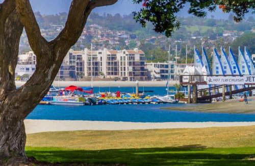 Mission Beach Casa | Bayside Gem - Beachfront - Vibrant - Ocean Breeze
