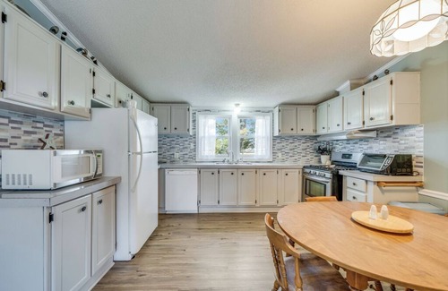 Deep Hole Casa | Bayside Haven - Dog Friendly!