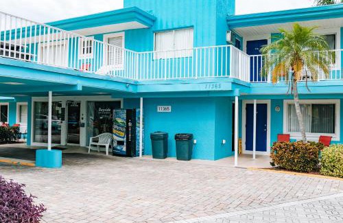 Treasure Island Hotel | Bayside Inn and Marina
