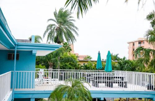 Treasure Island Hotel | Bayside Inn and Marina
