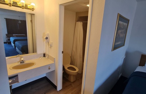 St Ignace Hotel | Bayside Inn