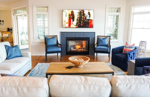 Lewes Casa | BAYSIDE PARADISE - 6BD, 4.5BA - Sleeps 12 - Spectacular Beachfront Home!