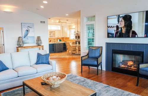 Lewes Casa | BAYSIDE PARADISE - 6BD, 4.5BA - Sleeps 12 - Spectacular Beachfront Home!