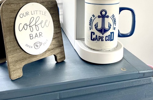 Buzzards Bay Cabaña | Bayside studio cottage on Buttermilk Bay, steps to the private sandy beach.