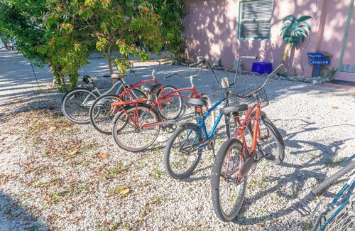 Key Largo Cabaña | Bayside view Cottage , Free kayaks and sailboat