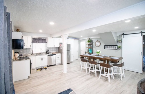 Sodus Point Casa | Bayside views, walk to beach & restaurants