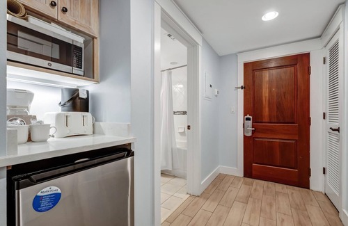 Villa Lago Condominio | Baytowne Wharf Studio Retreat - Your Cozy Getaway for Four in Sandestin at Sandestin Golf and Beach Resort!