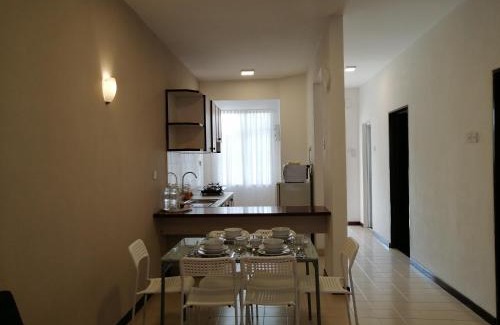 Batu Ferringhi Apartamento | Bayu Emas Apartment by Wellington Resorts