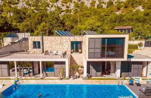 Kotor Villa | Bayview and 17m pool villa