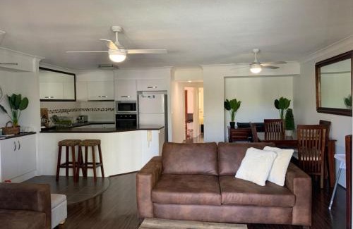 Runaway Bay Apartamento | Bayview Bay Apartments and Marina