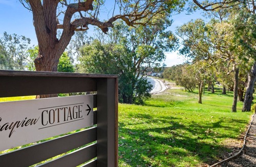 Soldiers Point Cabaña | Bayview Cottage Waterfront Soldiers Point