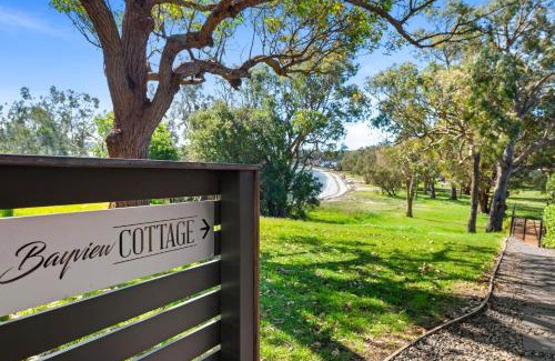 Soldiers Point Casa | Bayview Cottage Waterfront Soldiers Point