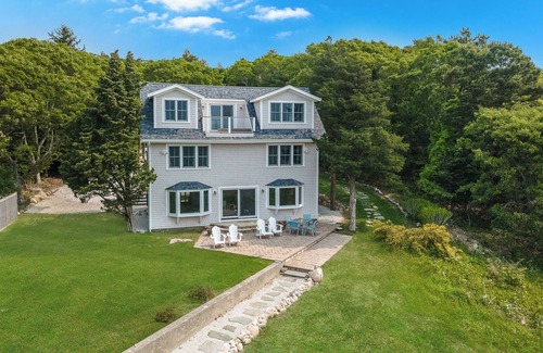 Wareham Casa | BAYVIEW New! 3BR/3 FB Sandy Beachfront Oasis w/ views over Buzzards Bay to Cape!