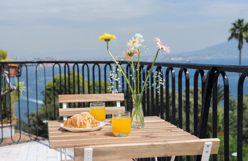 Posillipo Apartamento | BayView Posillipo, modern, spacious, kids-friendly, stunning view