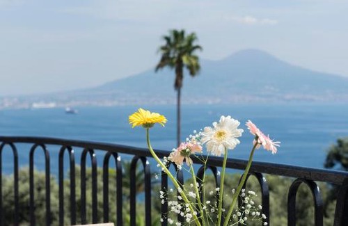 Posillipo Apartamento | BayView Posillipo, modern, spacious, kids-friendly, stunning view