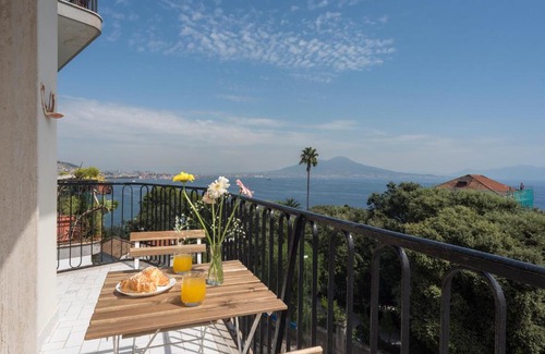 Posillipo Apartamento | BayView Posillipo, modern, spacious, kids-friendly, stunning view