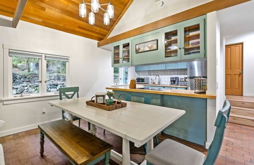 Bremerton Casa | BayView Retreat w/ Waterfall and Beach Access