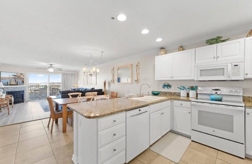 Heron Harbour Isle Condominio | Baywatch II 301B - A Bayfront Beauty in the ever-popular Heron Harbour Community