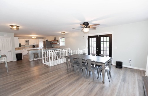Waverly Casa | Baywood on the Lake- 3BR water front lake house located on Lake White.