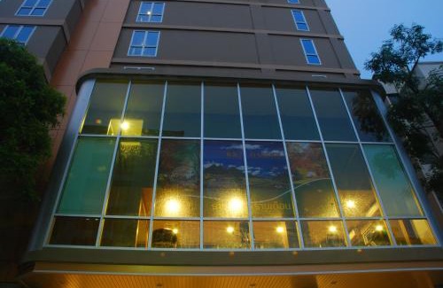 Ratchadaphisek Apartamento | BB Garden Resort