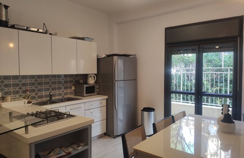 Talbieh Apartamento | BBA - New Coby Renovated 3BR at Molkho street