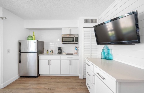 Belleair Beach Condominio | BBC 212 - Step Into Gulf Coast Heaven!
