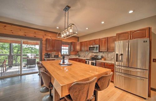 Franklin Casa | BBQ Ready Secluded Franklin Getaway with Rec Room