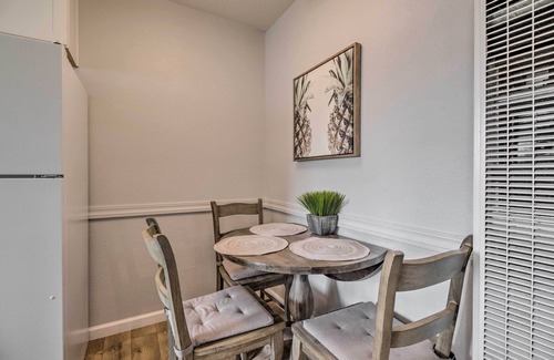 Carson City Casa | Carson City Duplex renovado con patio y patio
