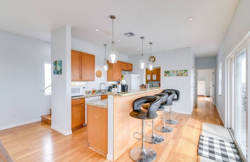 Freeport Casa | BBQs + Decks: Oceanfront Surfside Beach Home