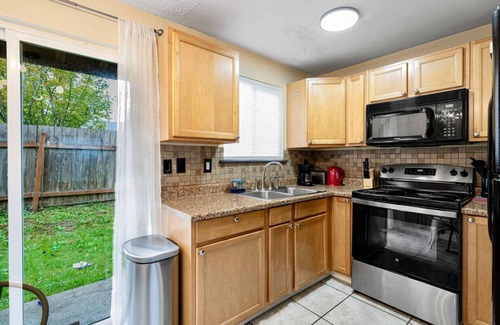 Highline Apartamento | BD 37 5-Apt Complex (7b5b) Near Airport
