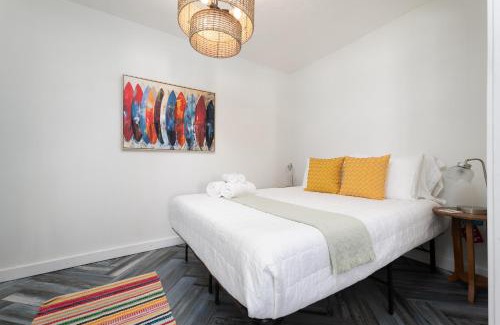 Jacksonville Beach Apartamento | Be a Nomad - Charming bch cottage - 3 blks to bch