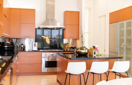 Palm Valley Casa | Be A Nomad l Contemporary Palace