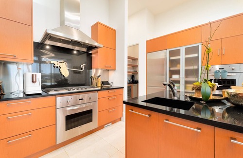 Palm Valley Casa | Be A Nomad l Contemporary Palace