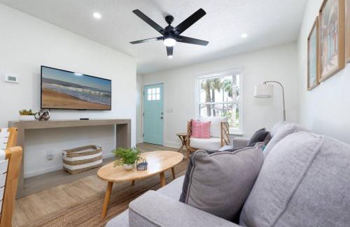 Jacksonville Beach Apartamento | Be a Nomad - Newly renovated - 4 blocks to beach