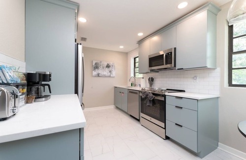 Riverside Apartamento | Be A Nomad | Newly renovated 1br apartment
