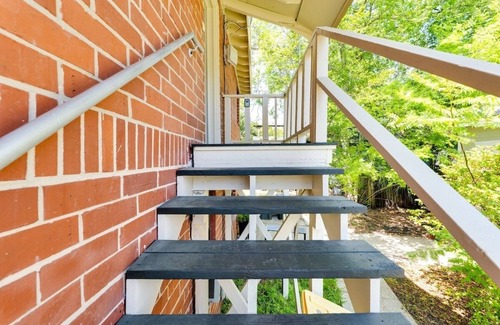Riverside Apartamento | Be A Nomad | Newly renovated 1br apartment