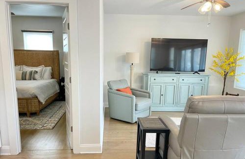 Jacksonville Beach Apartamento | Be A Nomad - Ocean views pool home - New listing