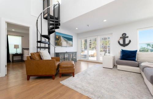 Jacksonville Beach Apartamento | Be A Nomad - Ocean views pool home - New listing