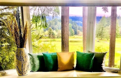 Sudden Valley Casa | Be close to all of the Sudden Valley amenities.
