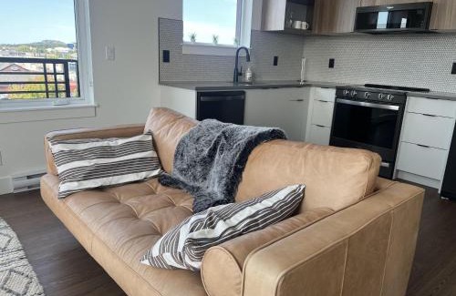 Downtown Victoria Apartamento | Be Close To Chinatown When You Are In The Ironwork Building