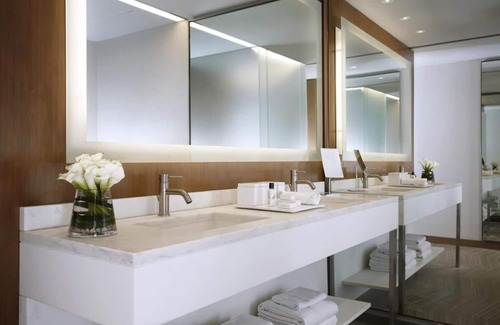 Theater District Hotel | Be Close To The Excitement! 3 Great Units, Rooftop Terrace, Pets Allowed!