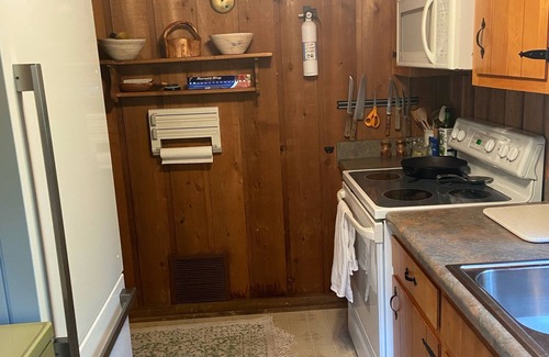 Drasco Cabina | Be cozy and enjoy nature at "Cedar Pines Cabin!"