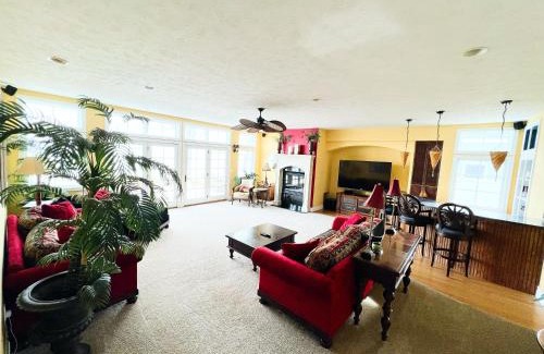 Traverse City Casa | Be Dazzled- Grand Traverse Bay-Traverse City