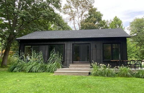 Poughkeepsie Cabaña | Be in Nature at this Gorgeous Riverfront Cabin